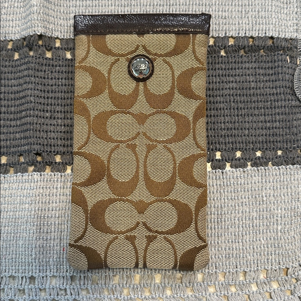 Coach Signature Brown and Tan Sunglasses Sleeve